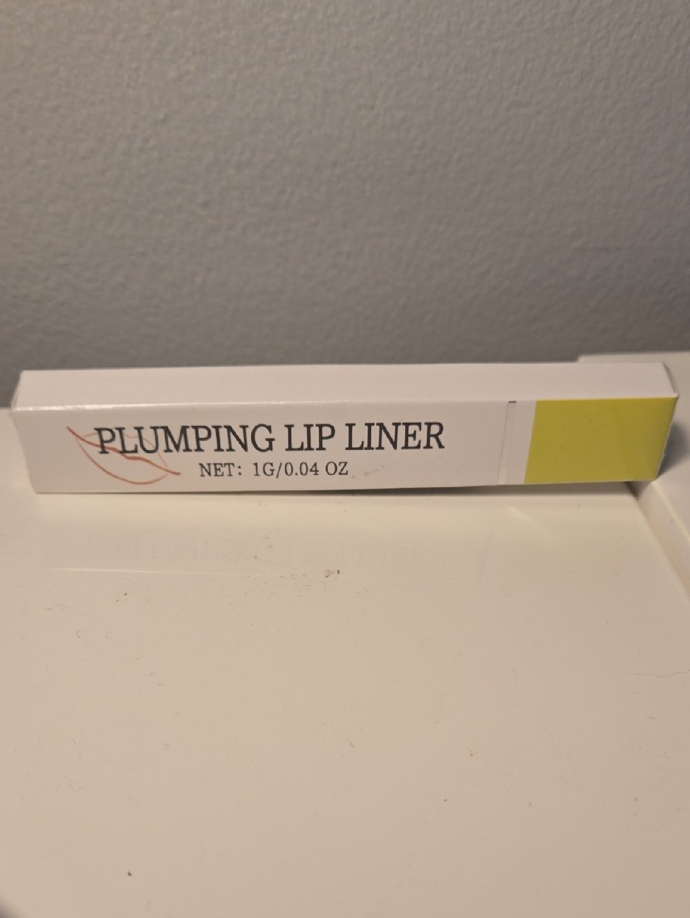 New In Box Plumping Lip Liner